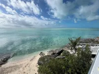 Shoreline Flats: A Waterfront Escape on Bonefish Flats - Homestays
