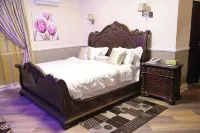 HOWARD LODGINGS & LEISURE