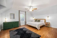 The University House King Beds+Fast WIFI+W/D - Boutique