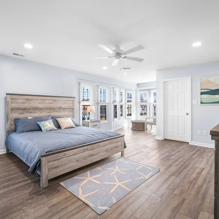 HEATED IN-GROUND POOL, 7 LARGE BEDROOMS, WALK TO BEACH, 5 MILES TO AC
