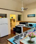 Athenian Apartment-Uptown:1 block to Court Street & 2 blocks to College Green. - 3 ดาว