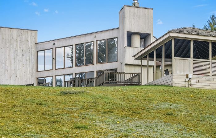 Lakefront Paradise: Views, Heated Pool, Games! Summer & Winter Fun For Everyone!