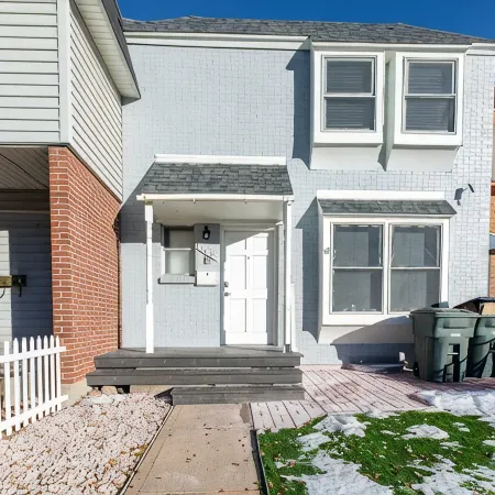Charming 4-bedroom Townhouse  25 min from Denver
