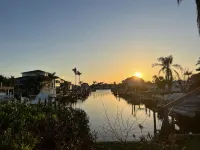 Comfortable and Spacious house near the beach - 4-Star
