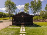 Cheerful Two Bedroom Cabin - 10 minutes to Camden! - 4-Star
