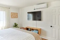 Boutique Style 2 Bedroom Apartment w/pool - Boutique