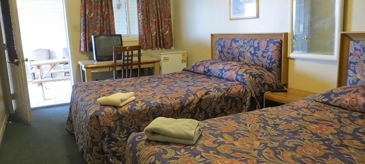 Villa Nova Motel Hotels in Simcoe County
