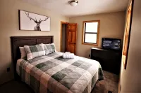 Fishing & Boating 3 Bed/2 Bath Cozy Cabin at Mark Twain Lake! - 3-Star