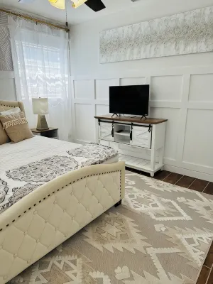 La Casita Pool & Game Room Fenced Yard! - Wifi