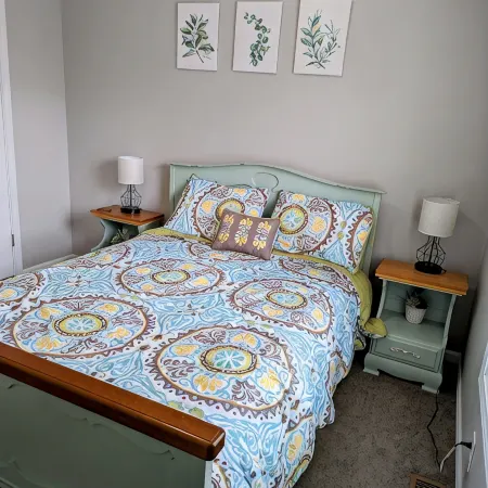 Country Cottage on the Lakeshore--Few Minutes from Beach