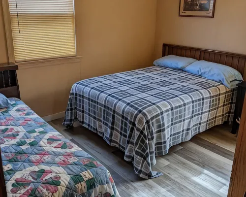 Sportsman's Country Lodge: The Fish House Hotels in Webster