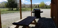 MT Yellowstone River Retreat, by Chico Hot SpringsCabin 1 bedroom 1 bathroom - Chalets