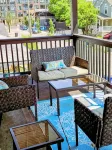 Lovely Flat Near Cleve Clinic/Cwru/UH - Larchmere w/Porch! - 2-Star