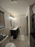 Charming 1-Bedroom Carriage House Near Marietta Square - 3-Star