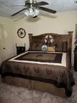 Rustic getaway on 3 acres - Only minutes from TEXS A&M University. - Holiday bungalows