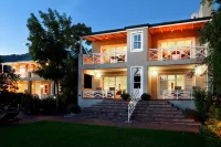 Plumwood Boutique Hotel by the Living Journey Collection - parking