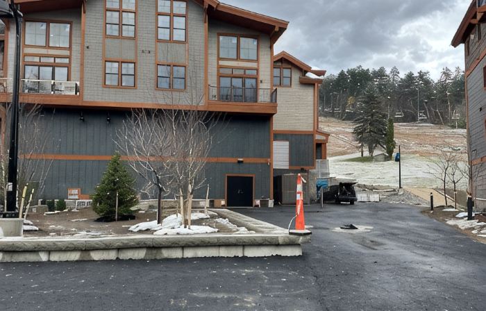 Brand New 2-Story Loft Residence Above Cranmore Mountain Lodge