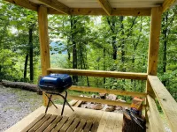 Moonshine Cabin Tucked Away on the Mountain,Great Location with Wellness Area! - Chalets
