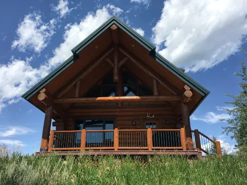 Beautiful upscale retreat for travelers who value beauty and seclusion. - Chalets