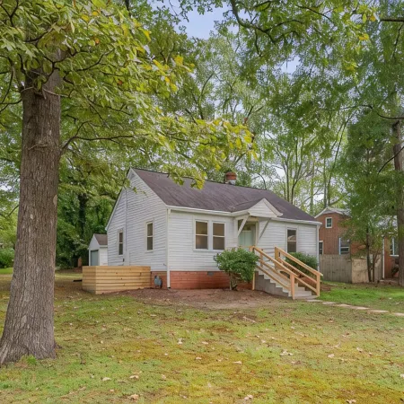 Ideally Located Modern Sanctuary, Newly Renovated