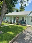 Gorgeous quiet and cozy 3 bedroom/ 2 bathroom home awaits you! - Wifi