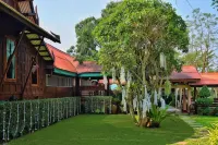 Baan Kornnara Resort - bar