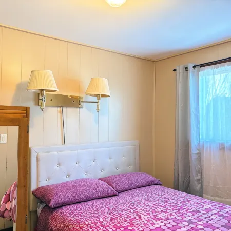 Walk to Beach 1 • Sleeps 9 • Free Parking & WiFi