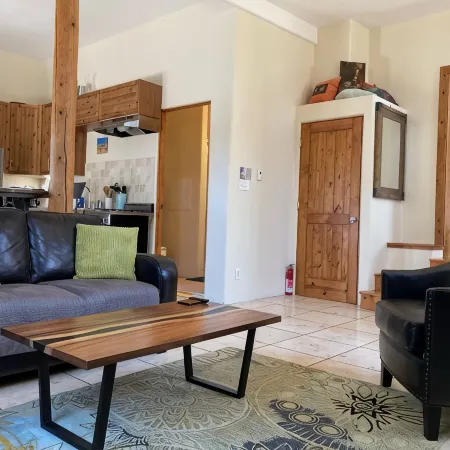 Clean & Comfy Casita with Super Fast WiFi, A/C, Private Patio and Parking.