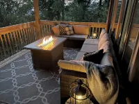 Walk to Slopes.  Deerwoods, a Traditional Mountain Lodge.  Late Summer Special. - 4-Star