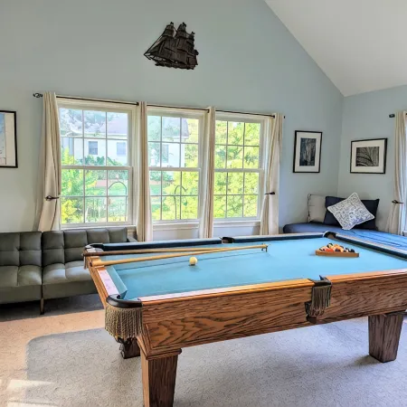IN TOWN LEWES- NEAR WALKING/BIKING TRAILS /QUIET NEIGHBORHOOD /LINENS INCLUDED