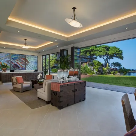 World Famous Beach with Black Rock Views, Great Snorkeling, Dining & Shops # 412