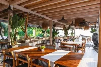 Cocooning Suites by Blue Carpet - breakfast