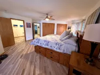 New Waterfront Listing- Castle Rock Lake, Hot Tub, Sand Beach, Central Wisconsin - Boutique
