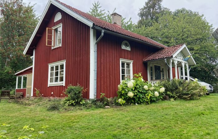 Charming Swedish cottage in dreamlike nature with lots of peace and quiet
