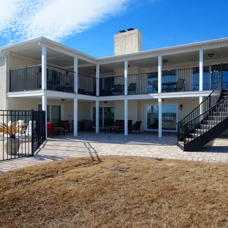 Beautiful 7 BD oceanfront house with a private pool located on the Golden Mile