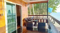 Golden Pearl Beach Resort - parking