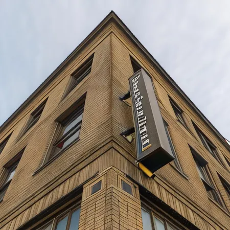 Commodore Hotel