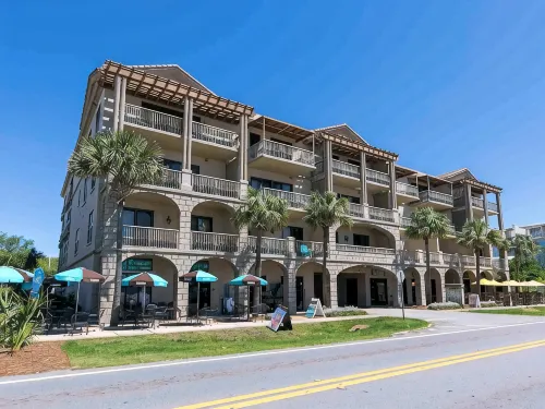 30-A Inn & Suites - parking