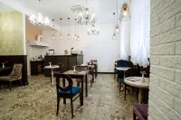 The Aristocrat Boutique Hotel - Airport Shuttle