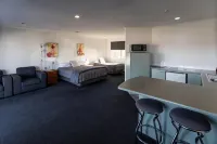 Alexandra Heights Motel - Parkplatz