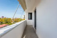 Luxury Block District Apartment - Apartments
