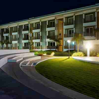 Palm Regal Resort Hotel Exterior