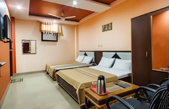 OYO 16162 巴布皇宮酒店