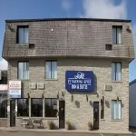 Petawawa River Inn & Suites