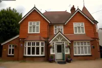 Gatwick Turret Guest House فنادق في هورلي
