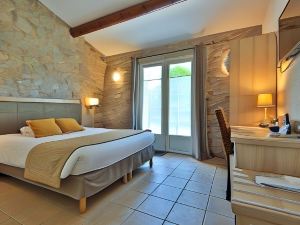 Logis Hotel & Spa Dejeunez Sous l'Arbre