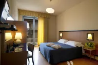 Hotel Masini Hotel in zona Chiesa Parrocchiale di Santa Maria in Villanova