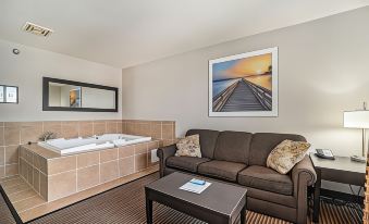 Days Inn & Suites by Wyndham Traverse City