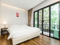 Metro Hotel Hotels near Wat Traimit