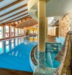 Boutique Hotel e Chalets Salvadori فنادق في Cogolo